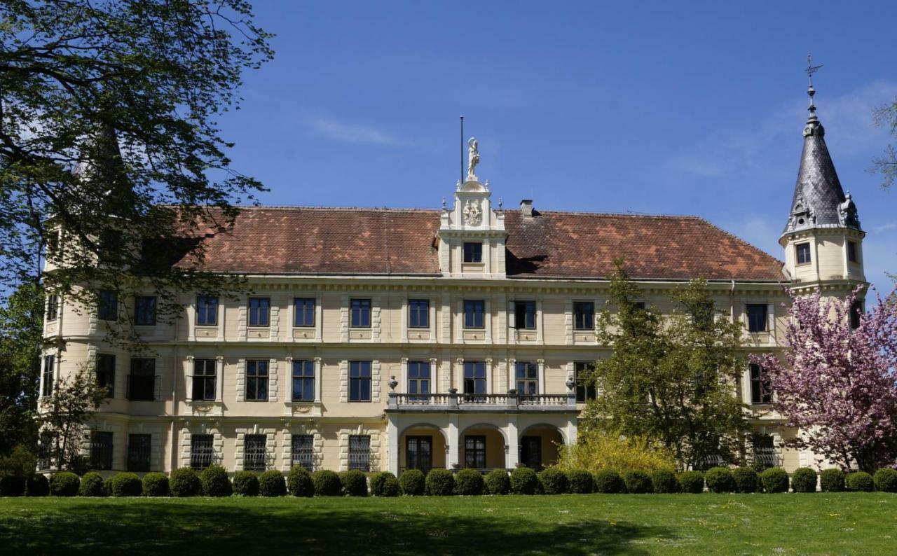 Schloss Puchberg Wels Dış mekan fotoğraf